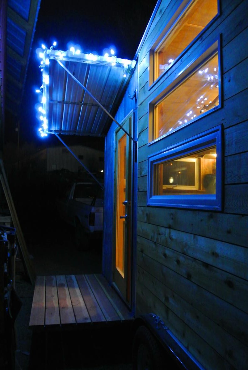 Boulder tiny house porch lights
