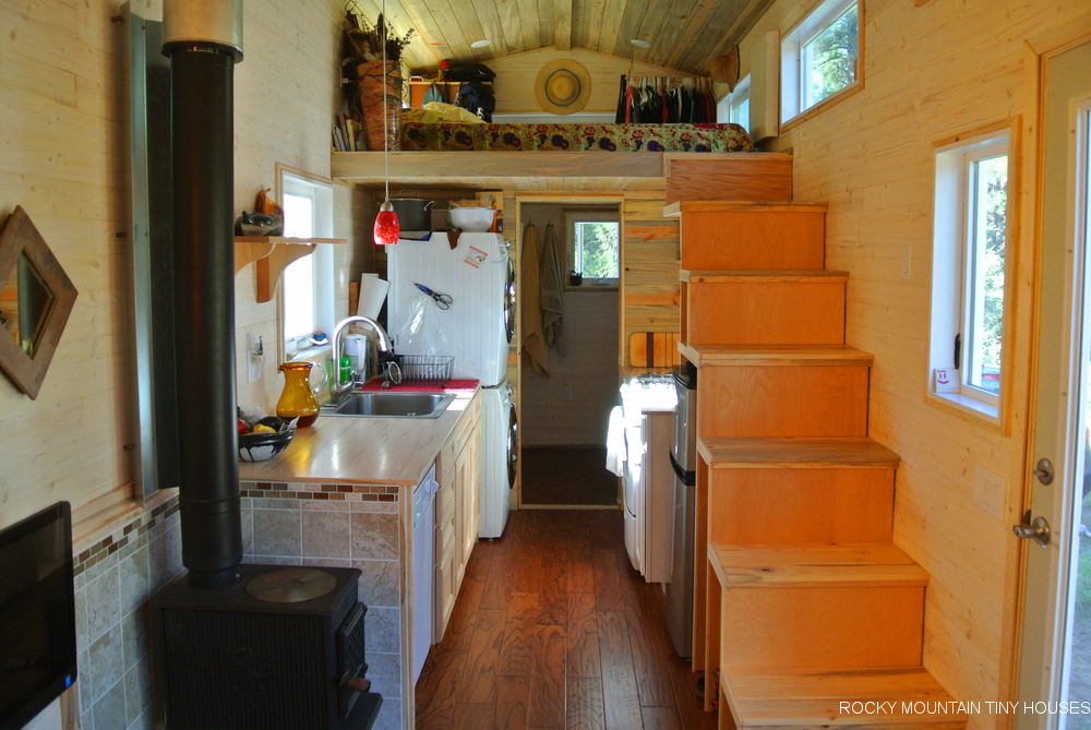 Ponderosa 24' Tiny House interior1