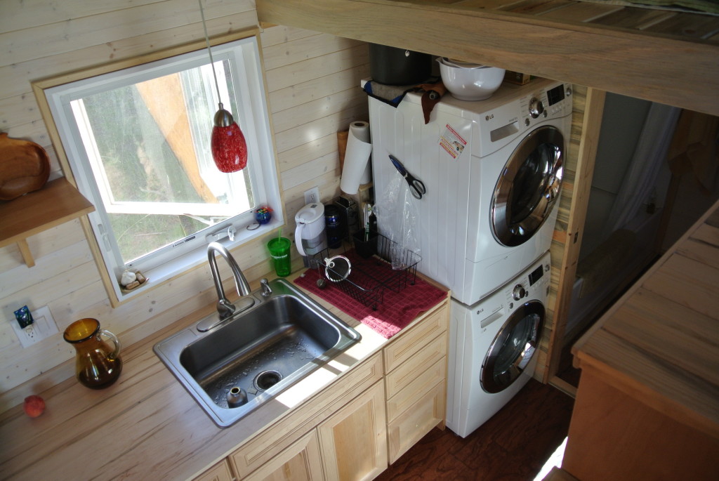 Ponderosa 24' Tiny House kitchen sink